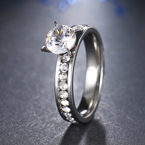 Bella Smyle Jewelry - R4 | Stainless Steel Silver Crystal Ring